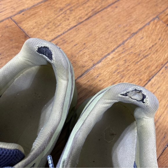 On Cloudstratus Running Sneakers in Pistachio/Grey Size 10.5 - Picture 9 of 11